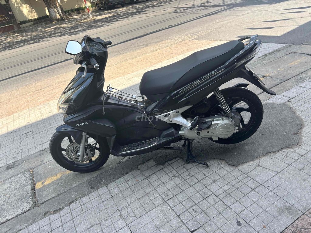 Honda Air Blade 2007 màu Đen. Mua bán Xe máy tại Thành phố Biên Hòa Đồng Nai được đăng bởi Tiền Nguyễn hình 3