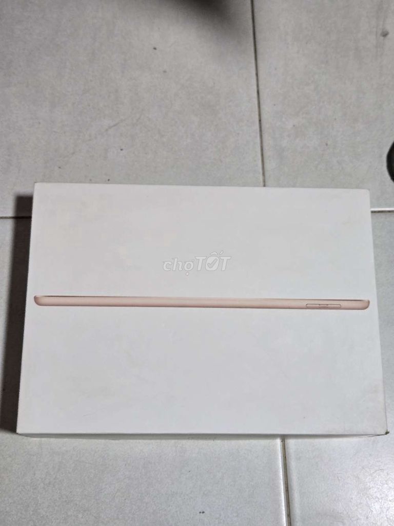 Apple iPad gen 6 32 gb không icloud có box. Mua bán Máy tính bảng tại Quận 4 Tp Hồ Chí Minh được đăng bởi Phạm Anh Kiệt hình 1