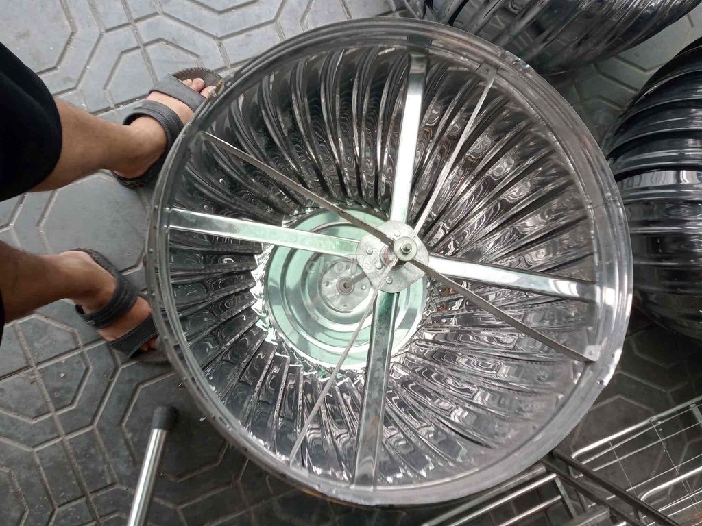 Quạt thông gió Kim loại Bạc. Mua bán Quạt tại Thành phố Thuận An Bình Dương được đăng bởi Đặng văn long  hình 1