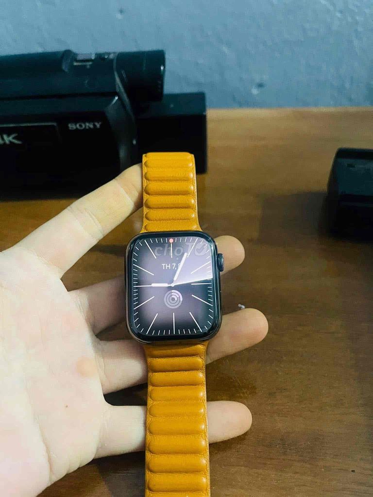 Apple watch series 7 45mm Thép Đen  Nam đeo cực sa