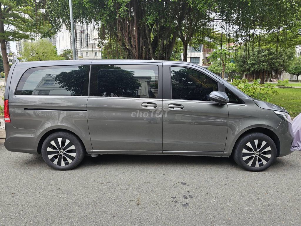 Mercedes Benz V Class 2020 V250 AMG - 80000 km. Mua bán Ô tô tại Quận 7 Tp Hồ Chí Minh được đăng bởi Bảo Trần hình 2