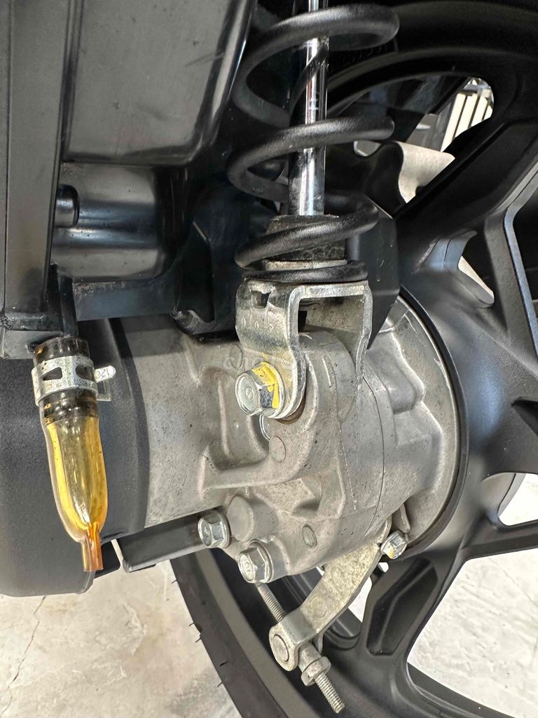 Honda Air Blade 160 ABS 2023 Trắng đen 5100 km. Mua bán Xe máy tại Quận 8 Tp Hồ Chí Minh được đăng bởi Lộc Trần  hình 12