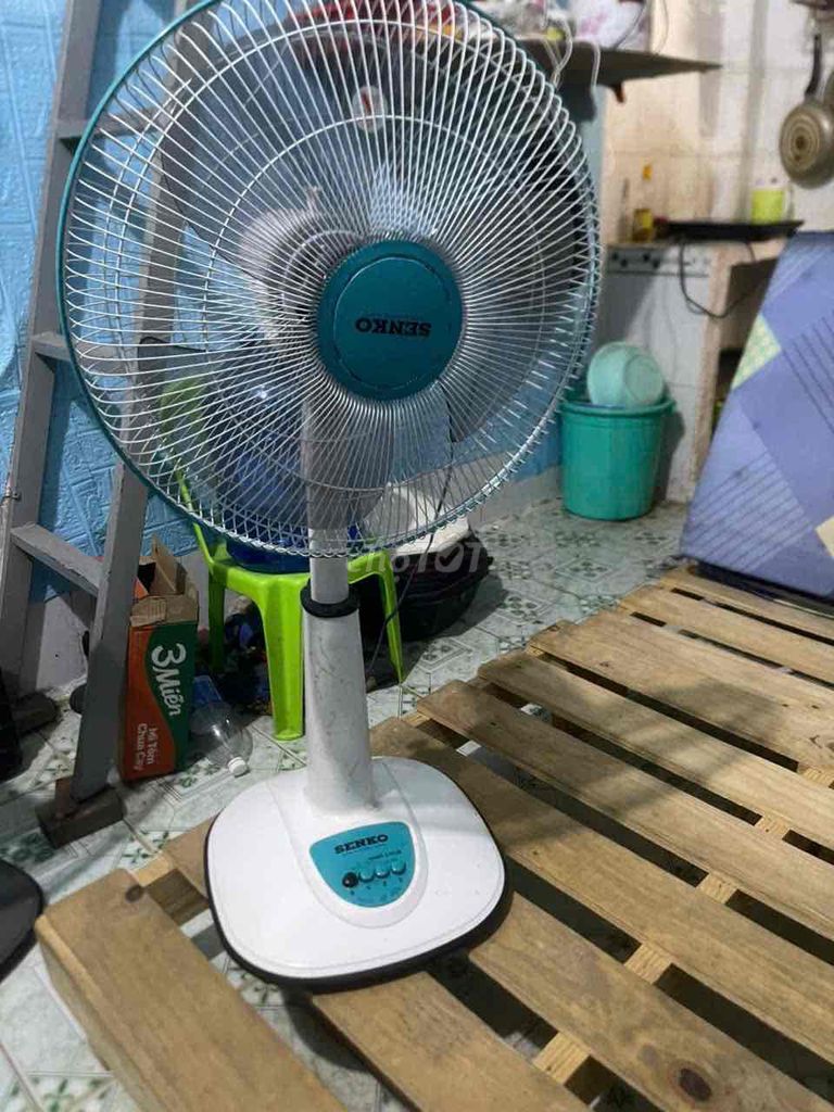 Quạt đứng Senko Trắng, Xanh ngọc 3 tốc độ. Mua bán Quạt tại Thành phố Dĩ An Bình Dương được đăng bởi Tu hình 1