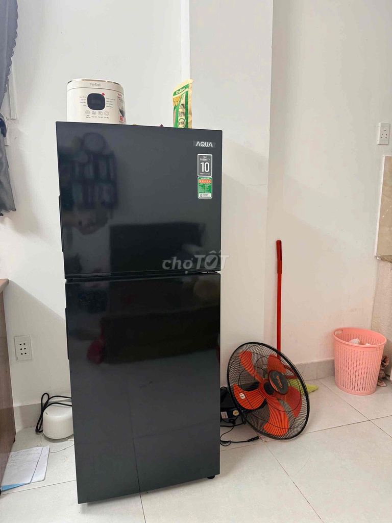 Tủ lạnh Aqua 189 lít Đen Còn bảo hành. Mua bán Tủ lạnh tại Huyện Nhà Bè Tp Hồ Chí Minh được đăng bởi Nguyễn Mai Hoa hình 1