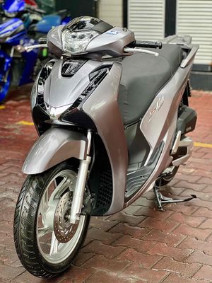 [GÓP DC GIỮ CAVET] SH 150 ABS 2017, odo 38k km.. Mua bán Xe máy tại Quận 12 Tp Hồ Chí Minh được đăng bởi Bùi văn hiếu