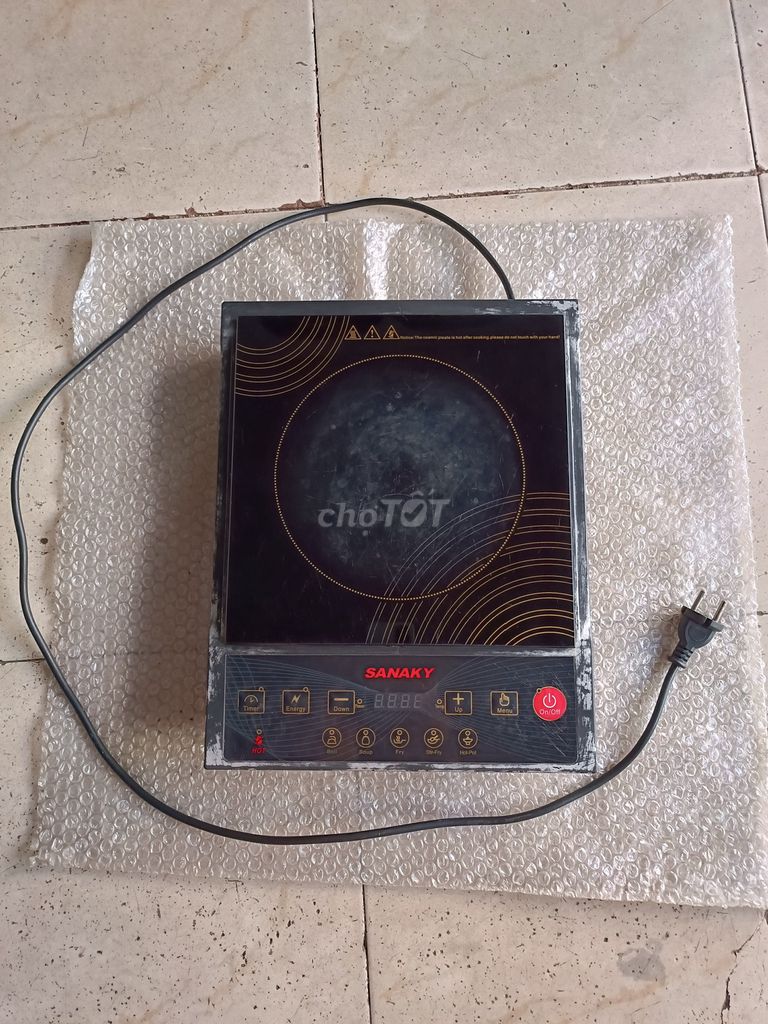 Bếp hồng ngoại Sanaky như hình, giá 200k. Mua bán Bếp, lò, đồ điện nhà bếp tại Thị xã Điện Bàn Quảng Nam được đăng bởi Ket ban face zalo qua sdt hình 1