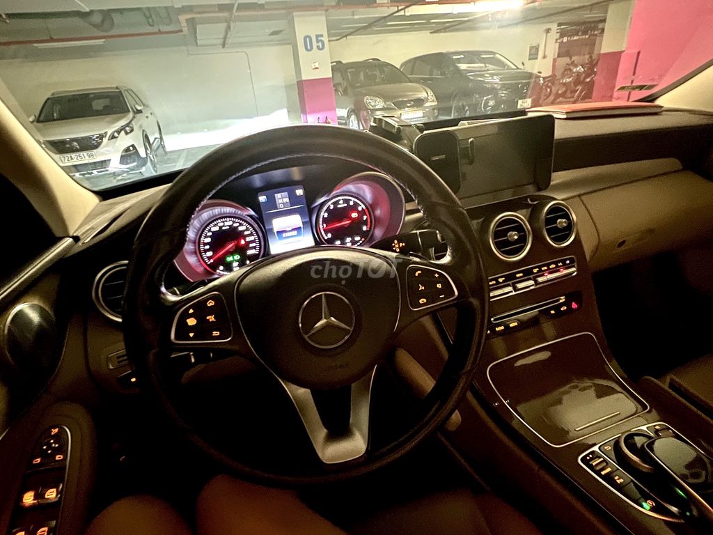 Mercedes-Benz C-Class черный