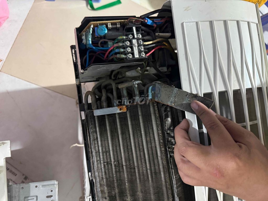 Máy lạnh LG V10ENQ 9000 BTU Trắng Thái Lan. Mua bán Máy lạnh, điều hoà tại Quận Gò Vấp Tp Hồ Chí Minh được đăng bởi tuấn hình 1