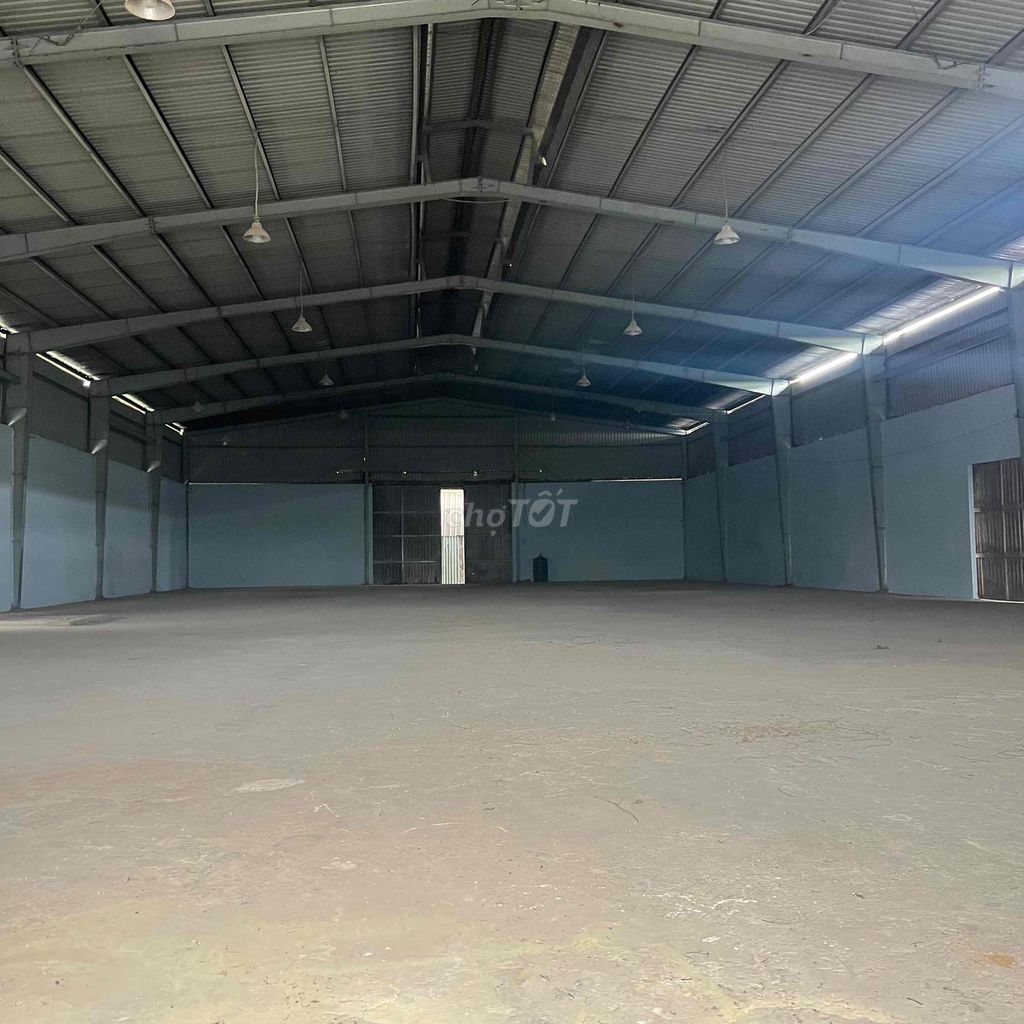 Kho xưởng 1500m2 xa dân