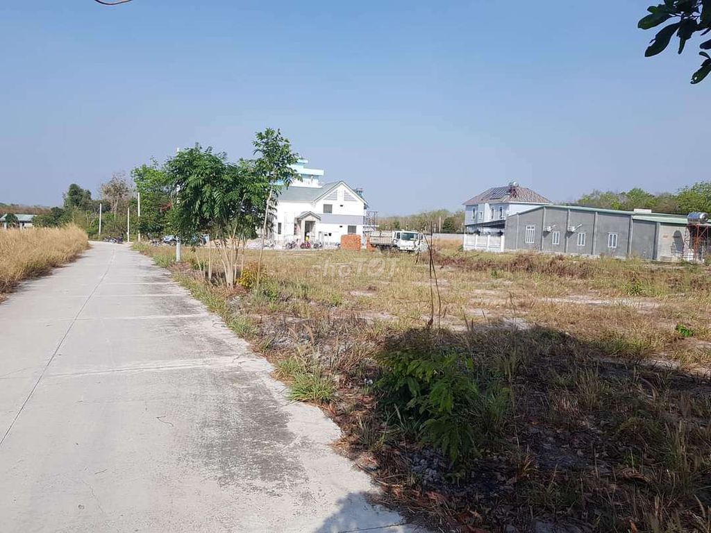 Đất Ngay Ngã Tư hòa lợi, gần chợ nhật huy,UBND Đường ĐT 741 Thị xã Bến Cát Bình Dương