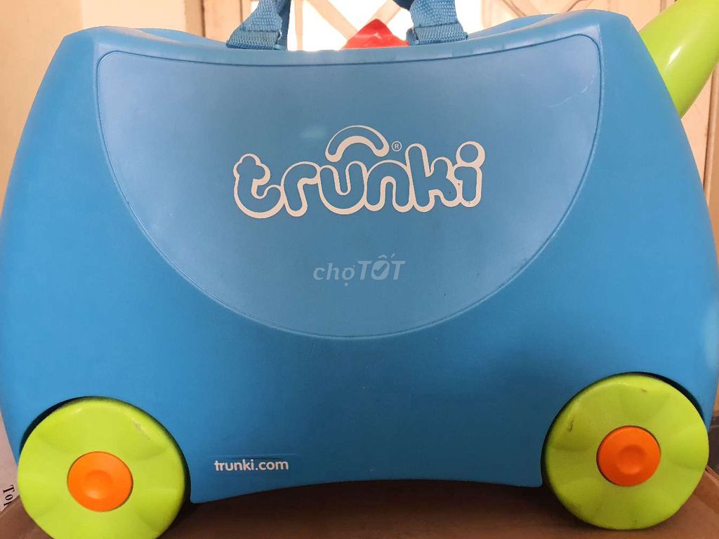 Vali trẻ em bằng nhựa cứng, Trunki