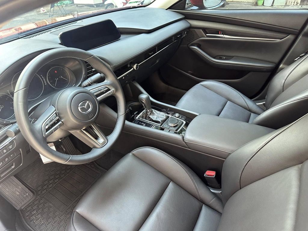 Mazda 3 2025 at luxury màu đỏ, odo 18.000 km. Mua bán Ô tô tại Quận Gò Vấp Tp Hồ Chí Minh được đăng bởi Xuân Trường hình 5