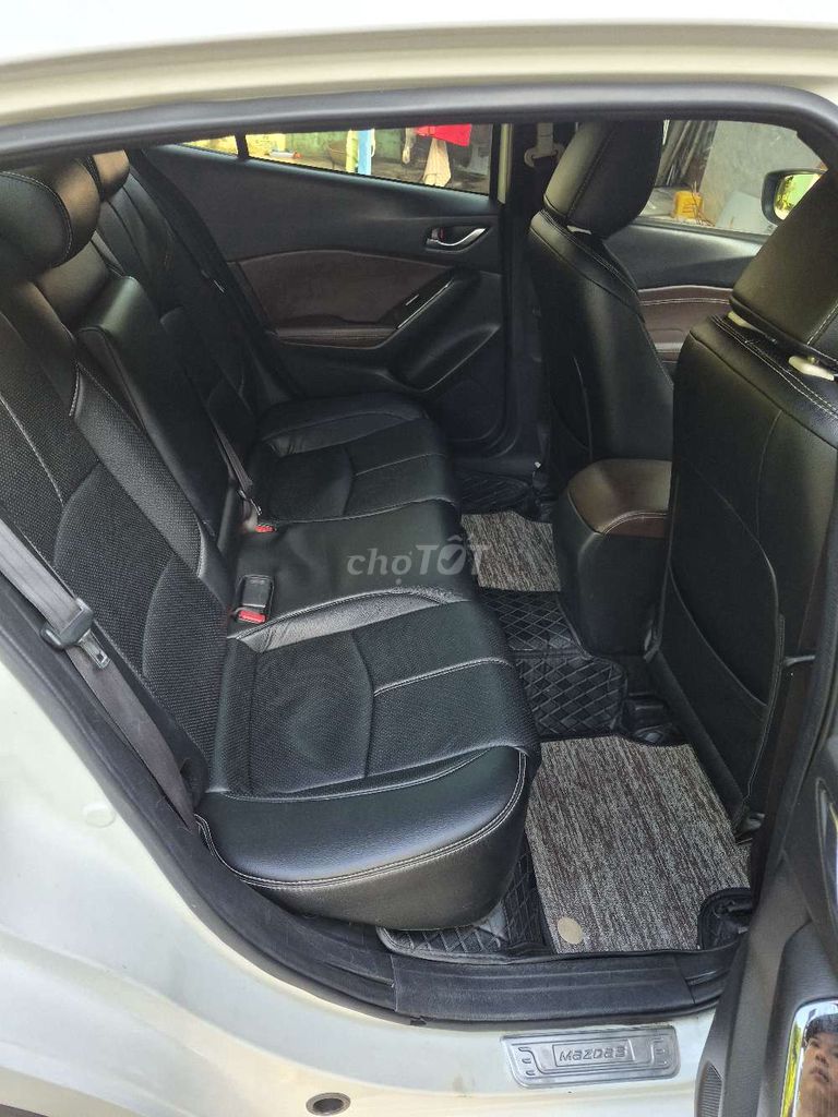 Mazda 3 Белая