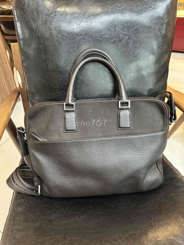 Như mới túi xách tay da thật Zegna made in Italy. Mua bán Túi xách tại Quận Đống Đa Hà Nội được đăng bởi Nếu muốn ngta sẽ tìm cách hình 1