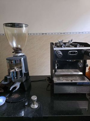 Cần bán gấp máy pha cafe và bàn gế. Mua bán Nội thất, đồ gia dụng khác tại Quận Ngũ Hành Sơn Đà Nẵng được đăng bởi Công ty Tnhh MTV Phước Homeland