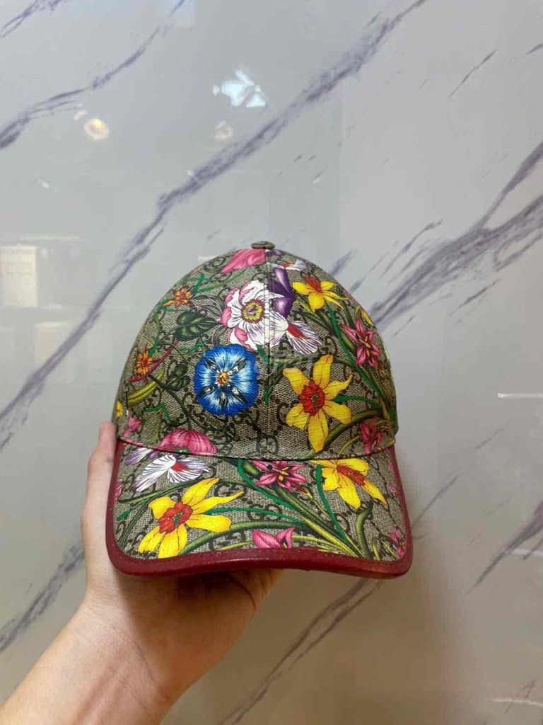 Mũ lưỡi trai Gucci Vải Đa màu hoạ tiết. Mua bán Phụ kiện thời trang khác tại Thành phố Cam Ranh Khánh Hòa được đăng bởi Lâm thiên đường hàng hiệu hình 1