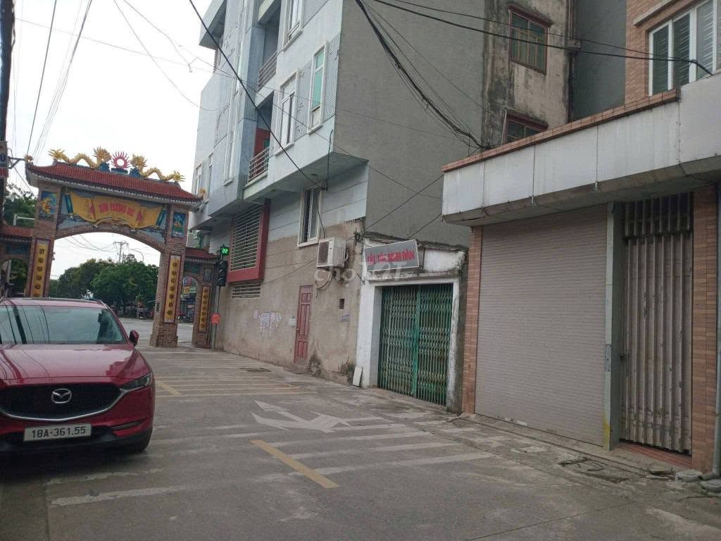 Дом на улице 84м2, 3 этажа, перекресток Као Ло - Ко Лоа, Донг Ань