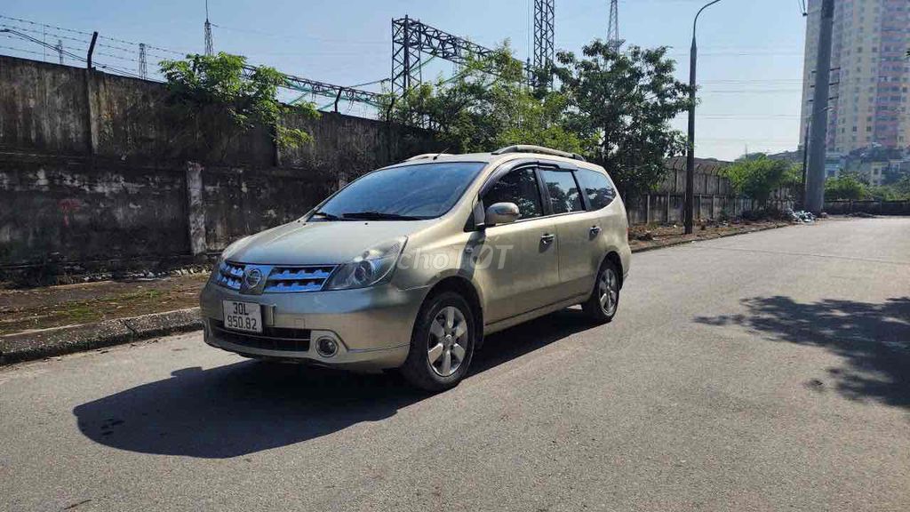 Nissan Livina 7 chỗ màu Vàng cát. Mua bán Ô tô tại Quận Hà Đông Hà Nội được đăng bởi Hiệp Xoăn Hà Đông hình 7