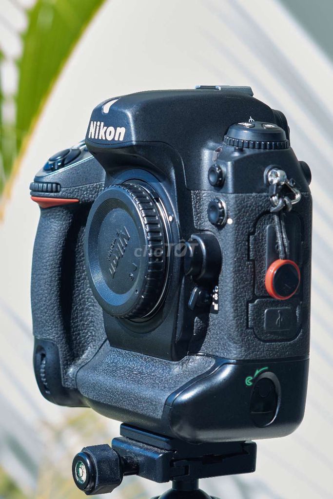 Máy ảnh Nikon D2H Đen Như mới. Mua bán Máy ảnh, Máy quay tại Thành phố Nha Trang Khánh Hòa được đăng bởi bui hoang nguyen hình 1