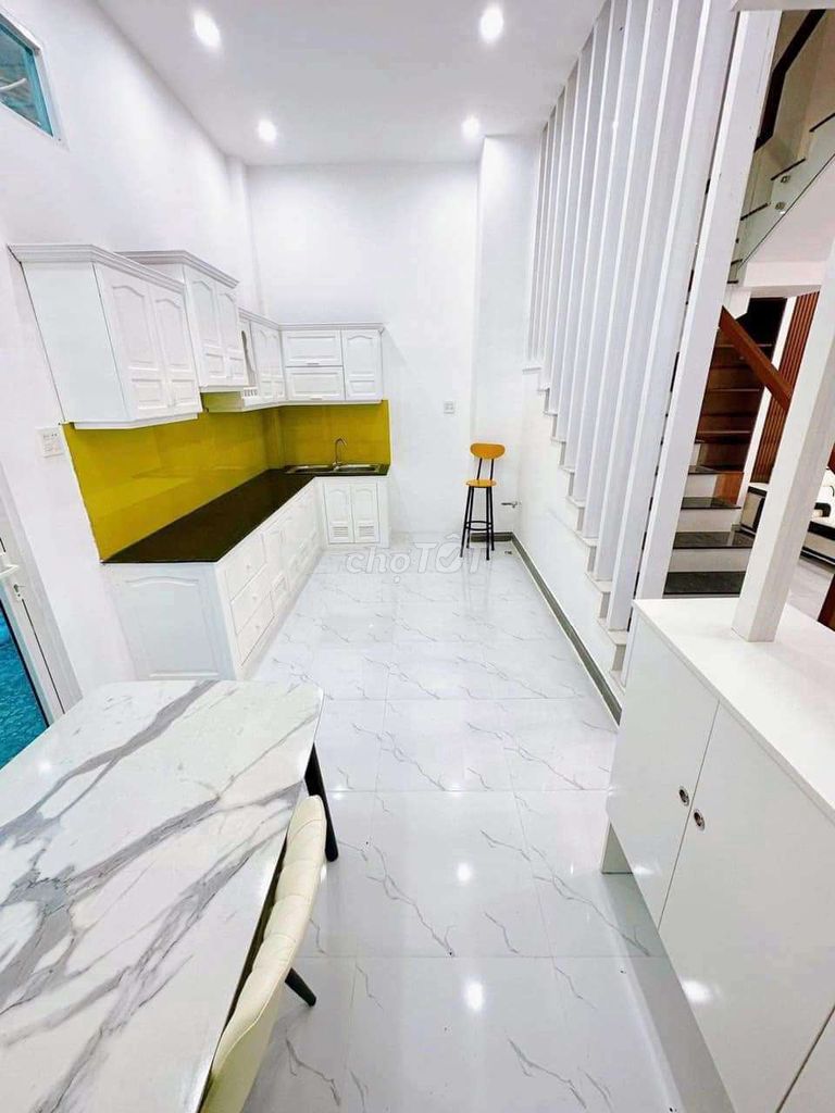 Cho thuê nhà 2 lầu mới đẹp full nội thất - KDC Nam Long