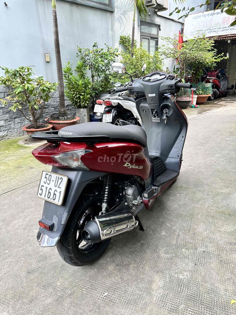 Honda Dylan 2024 красный, хозяин, в отличном состоянии, не вскрывался