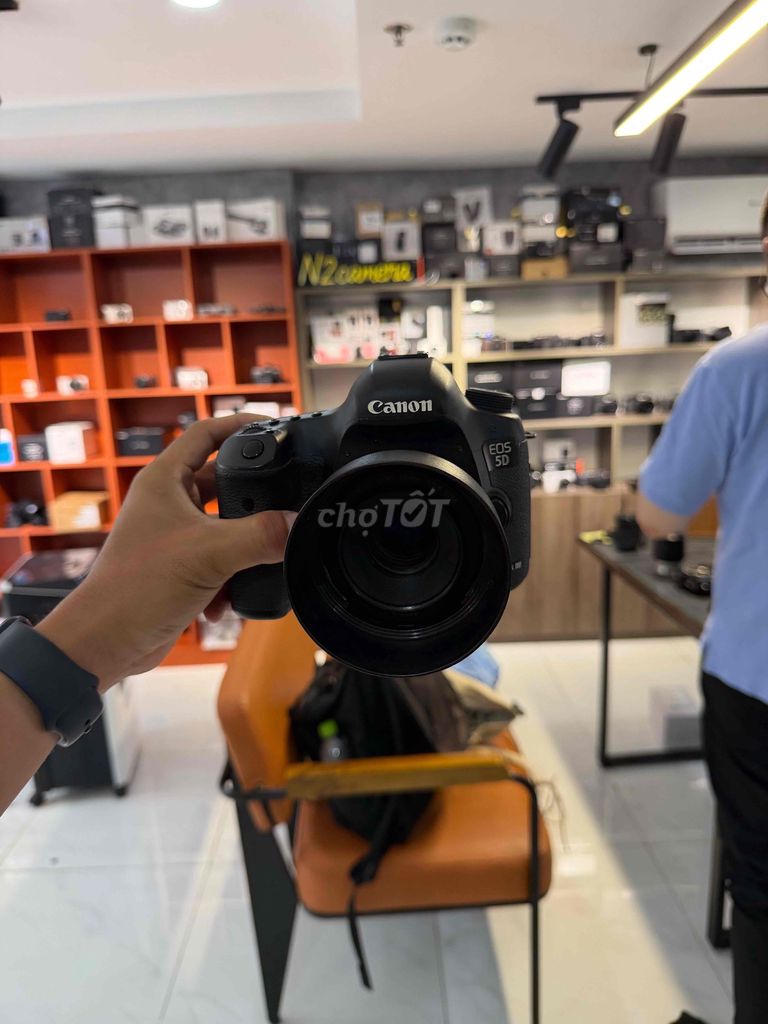 Máy ảnh Canon 5D Mark III Đen Rất mới. Mua bán Máy ảnh, Máy quay tại Quận 7 Tp Hồ Chí Minh được đăng bởi long hình 1