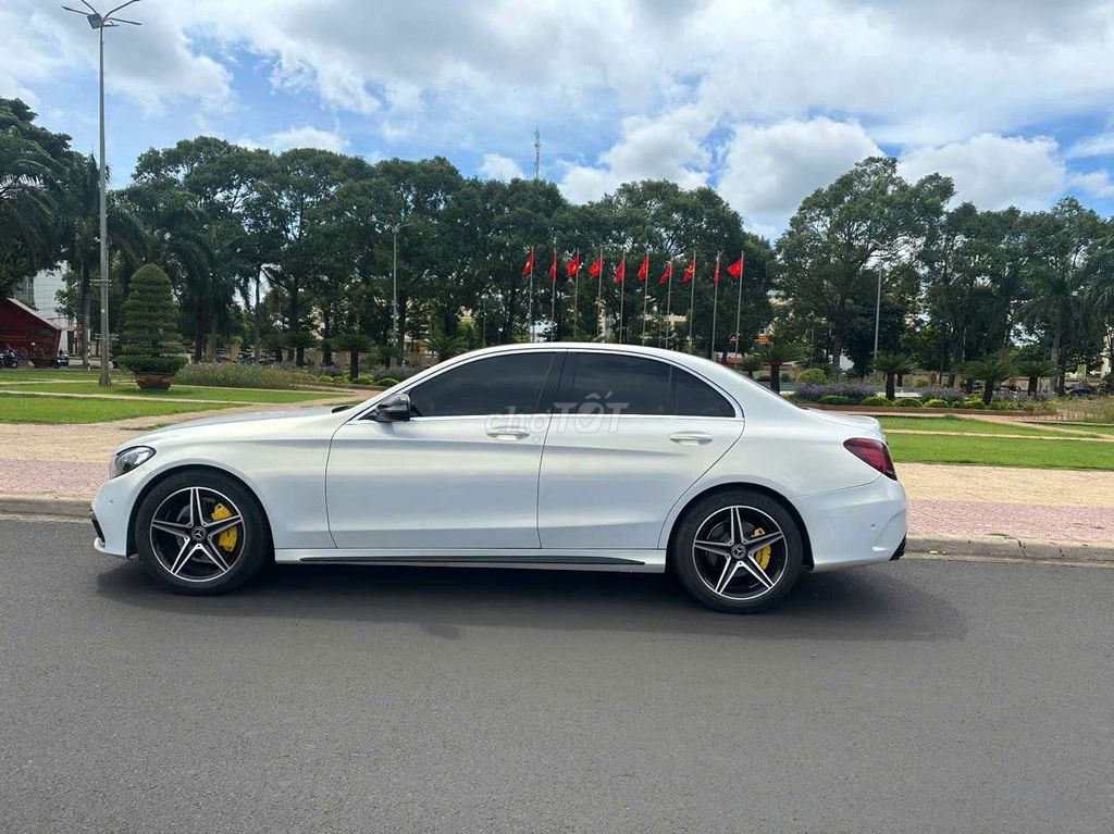 Mec C200 model 2018 hộp số 9 cấp. Mua bán Ô tô tại Thành phố Buôn Ma Thuột Đắk Lắk được đăng bởi Mr Nhật hình 10