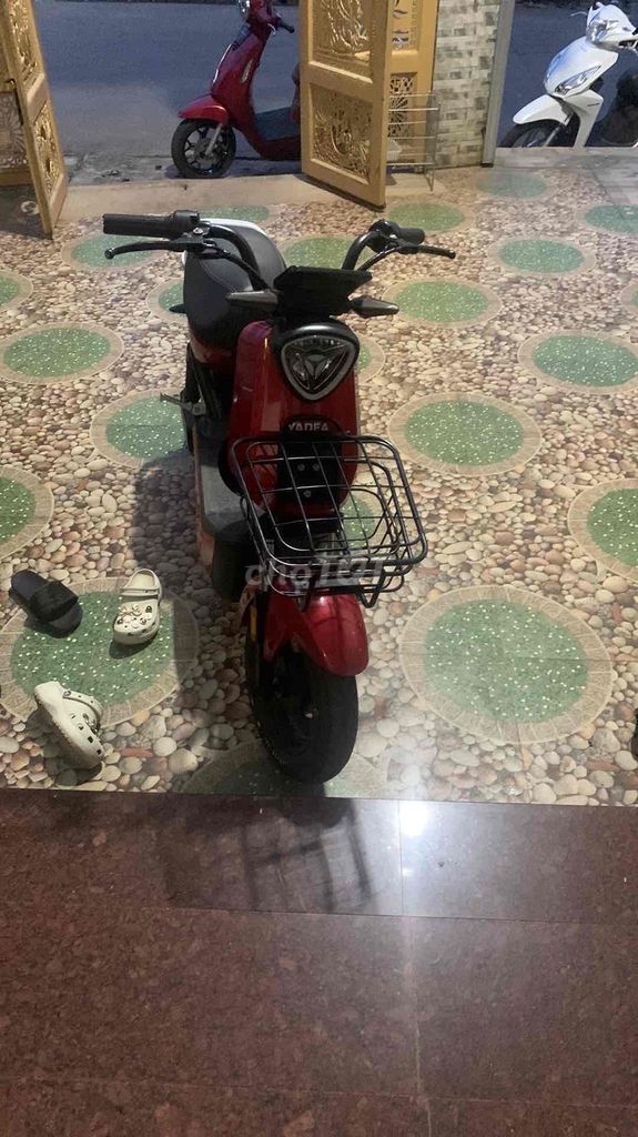 xe điện yadea có bình nhưng bị chai về thay binh. Mua bán Xe điện tại Thành phố Buôn Ma Thuột Đắk Lắk được đăng bởi Anh khoa Hoàng kim hình 1