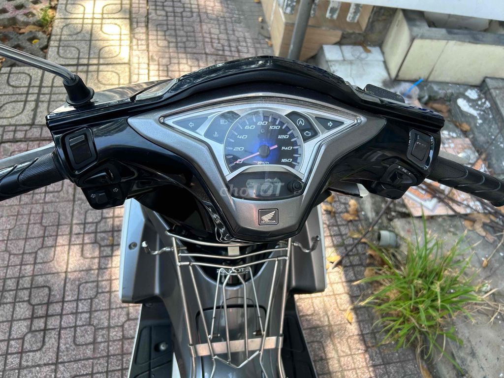 Honda AB 125fi động cơ ESP zin êm chính chủ. Mua bán Xe máy tại Thành phố Mỹ Tho Tiền Giang được đăng bởi Trân Phong hình 4