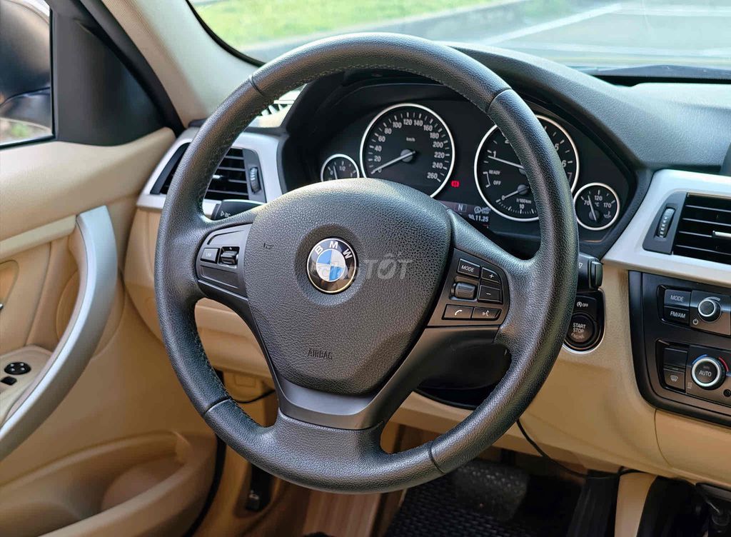 BMW 320i 2014 mới đi 74.000 KM. Xe zin CỰC NGON.. Mua bán Ô tô tại Quận Tân Phú Tp Hồ Chí Minh được đăng bởi Nhật Tân hình 16