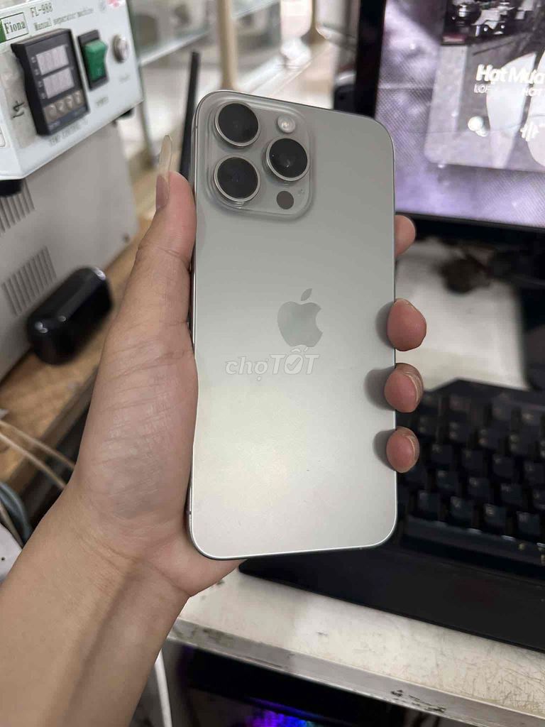 iPhone 15 Pro Max 256GB Bạc Zin. Mua bán Điện thoại tại Huyện Yên Dũng Bắc Giang được đăng bởi Đông Hướng hình 1