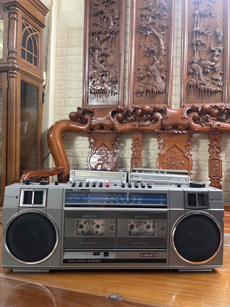 Đài cassette Sanyo Xám Đức