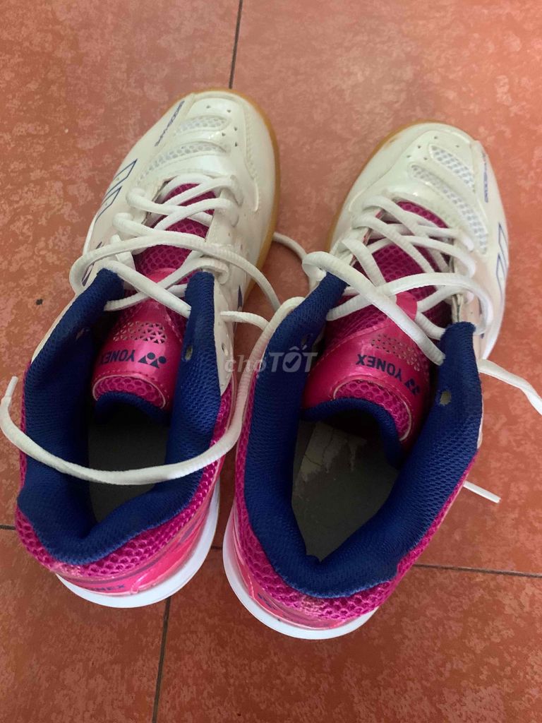 GIÀY CẦU LÔNG YONEX SIZE 38