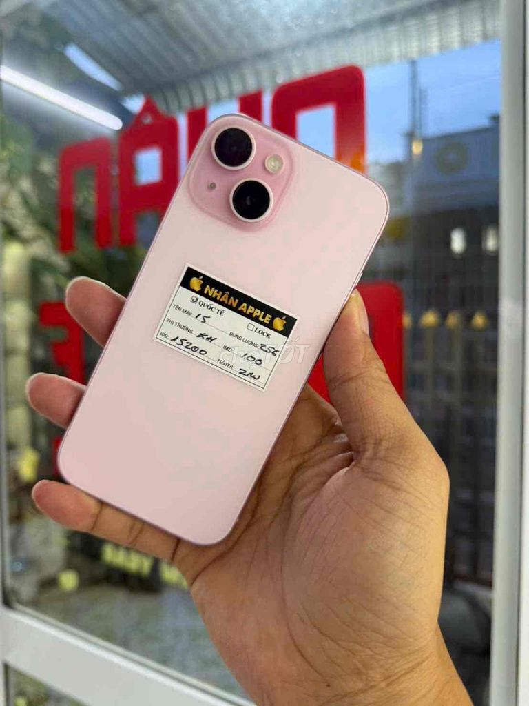 iPhone 15 256GB Hồng QT 2 SIM ZIN FULL ĐẸP P100. Mua bán Điện thoại tại Thành phố Cà Mau Cà Mau được đăng bởi NHAN APPLE hình 1
