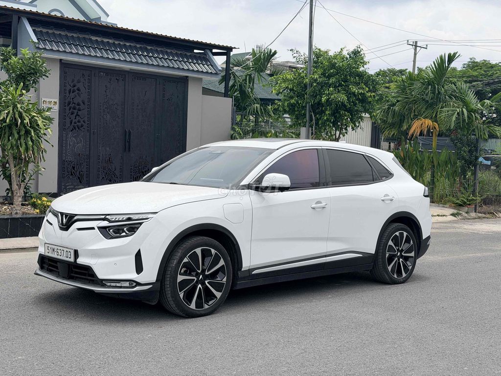 VinFast VF8 Plus 2025 Белый 6.300 км