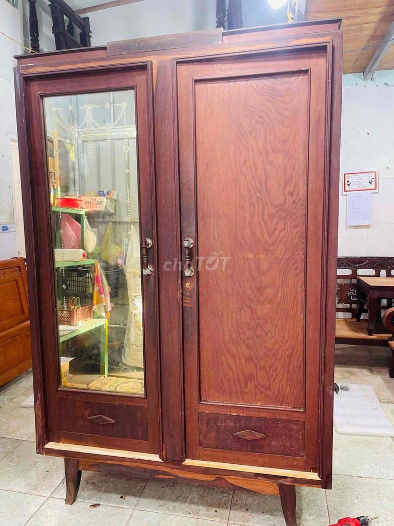 Tủ quần áo gỗ màu nâu đã sử dụng. Mua bán Tủ, kệ gia đình tại Huyện Trảng Bom Đồng Nai được đăng bởi Shop Toàn Express Businesses hình 1