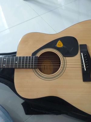 Guitar yamaha f310