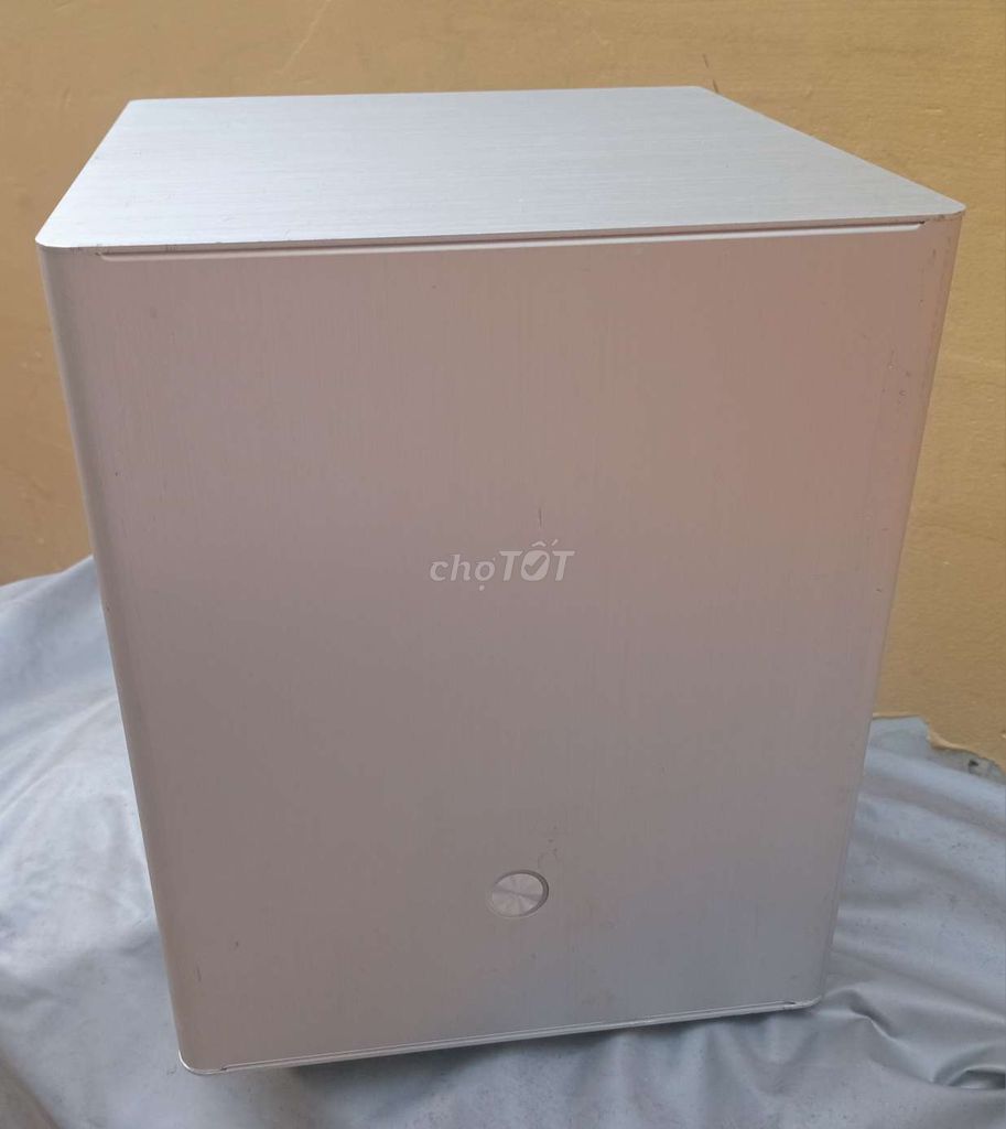 Case ITX thế hệ 6 văn phòng giải trí.