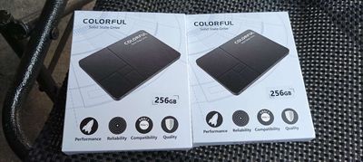 Bán SSD colorful 256G new
