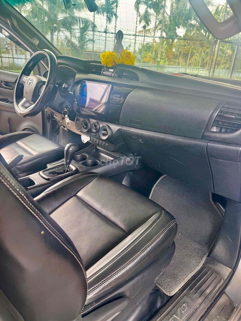 Toyota Hilux 2019 Số tự động Bạc. Mua bán Ô tô tại Thị Xã Buôn Hồ Đắk Lắk được đăng bởi Anh Trung hình 8