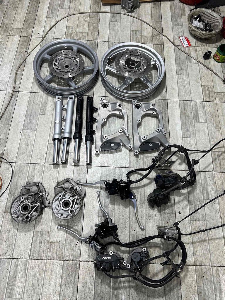 thanh lý phụ tùng Sh - giá từ 100k cần zalo cho e. Mua bán Phụ tùng xe tại Quận Bình Tân Tp Hồ Chí Minh được đăng bởi tho nguyen hình 16