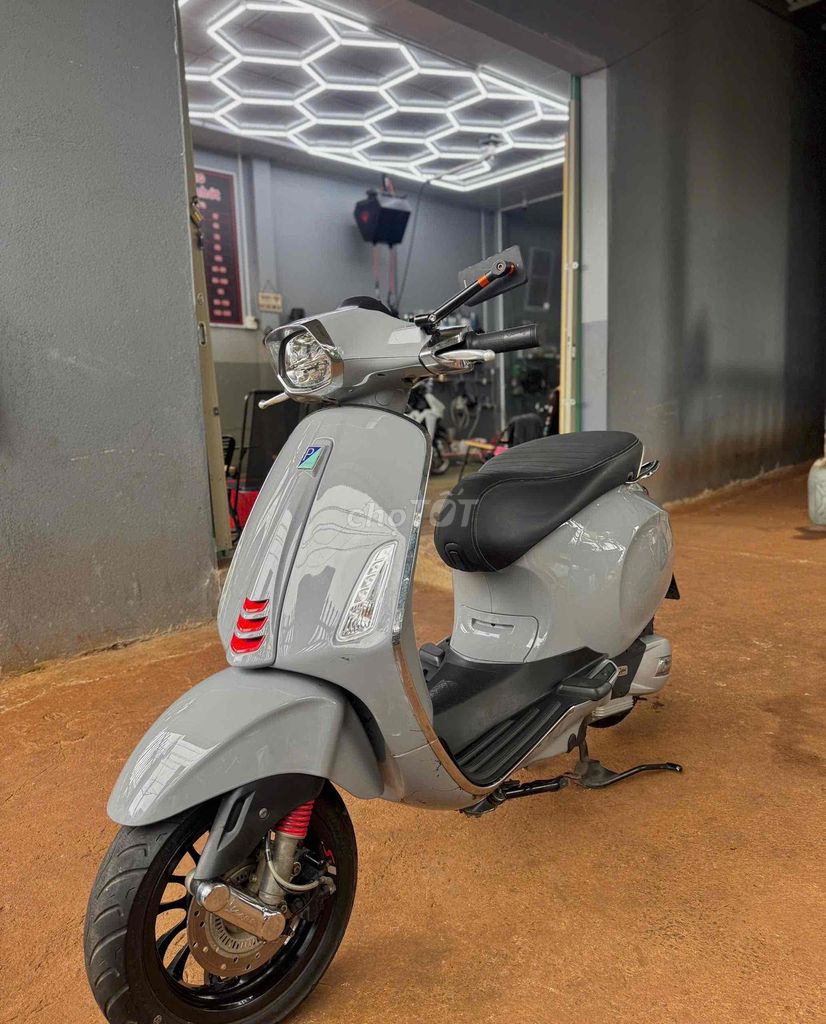 Vespa Sprint 2019 i-get abs màu Ghi. Mua bán Xe máy tại Huyện Xuân Lộc Đồng Nai được đăng bởi Thái Phong hình 4