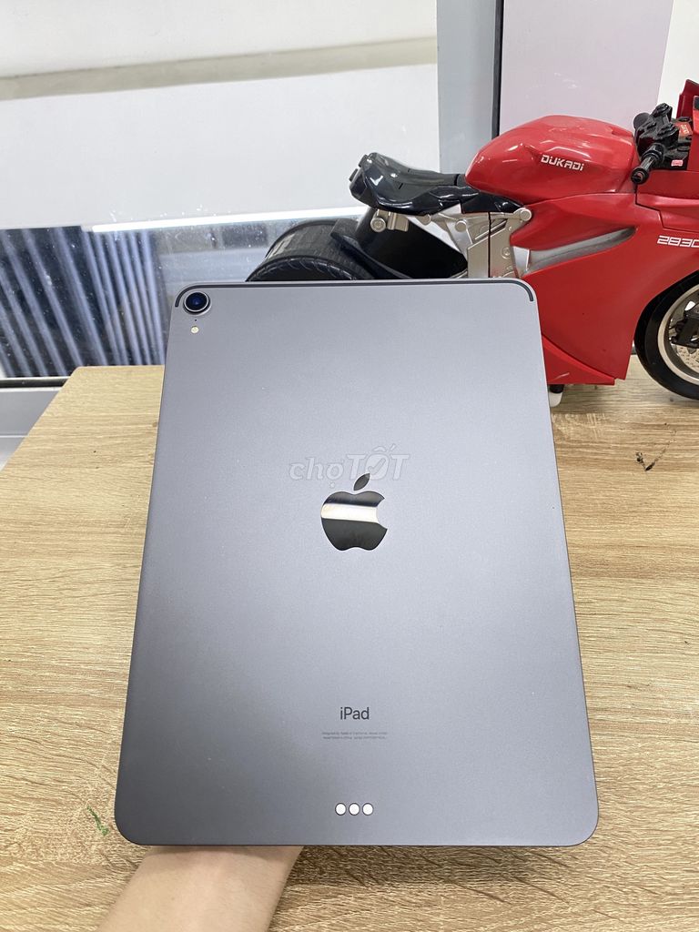 🍎IPad Pro 11inch 2018 A12X Bionic 4GB/64GB USA. Mua bán Máy tính bảng tại Quận Bình Thạnh Tp Hồ Chí Minh được đăng bởi Nguyễn Công Lý hình 1