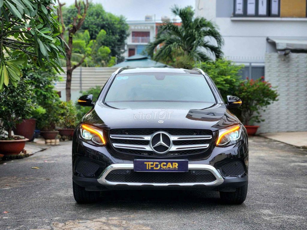 Mercedes GLC200 đen/nâu sx2019