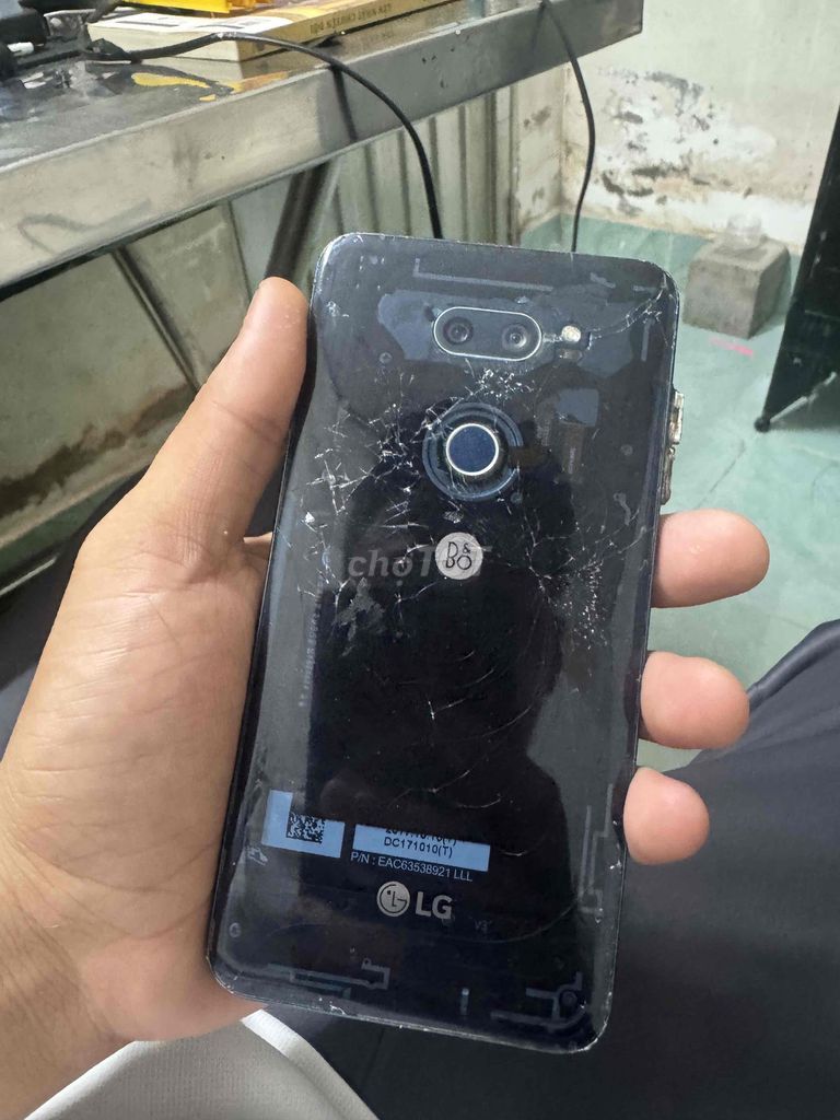 Xác LG V30 Đen Còn nguồn, sạch. Mua bán Điện thoại tại Quận Ninh Kiều Cần Thơ được đăng bởi Trần Kiên hình 1