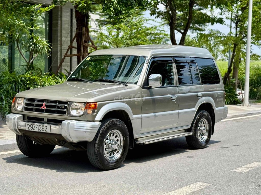 Mitsubishi Pajero V33 2007 механике песочный