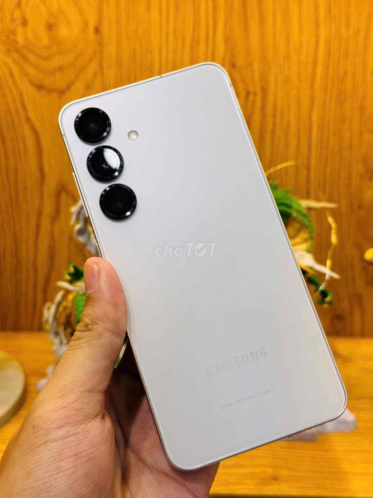 Samsung S24 256GB Trắng Like New. Mua bán Điện thoại tại Quận 10 Tp Hồ Chí Minh được đăng bởi Trần Như Ngọc hình 1