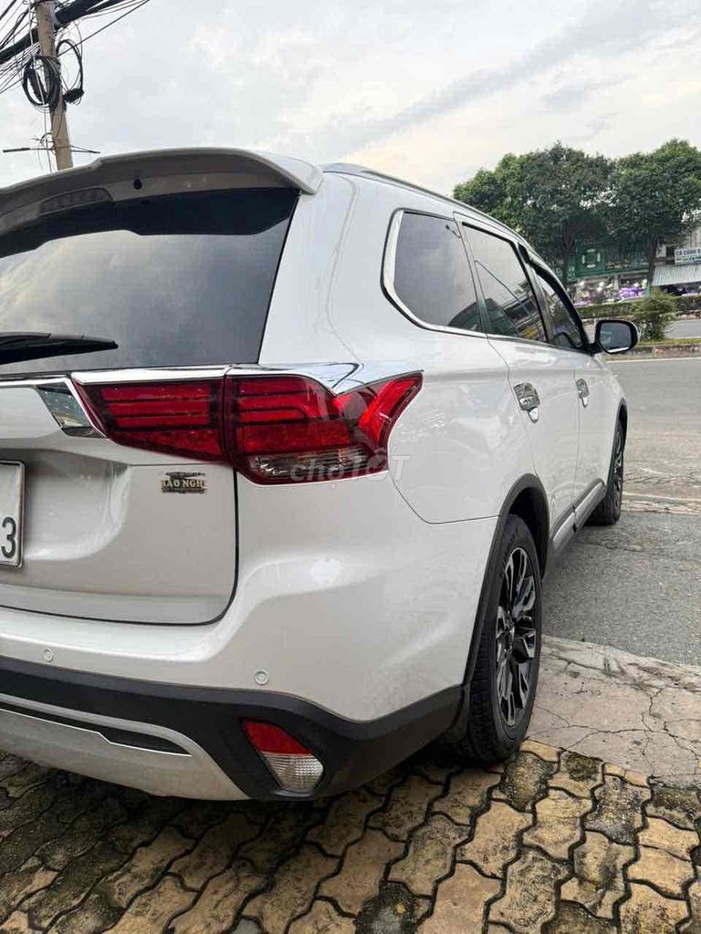 Mitsubishi Outlander 2021 2.0 CVT - 96000 km. Mua bán Ô tô tại Quận Tân Phú Tp Hồ Chí Minh được đăng bởi Nguyễn Thịnh hình 3