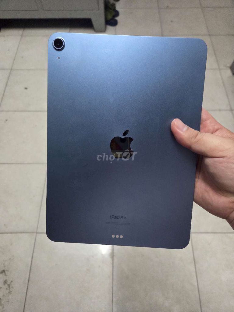 Apple iPad Air 5 64GB Xanh dương Mới. Mua bán Máy tính bảng tại Quận 12 Tp Hồ Chí Minh được đăng bởi lê bảo hình 1