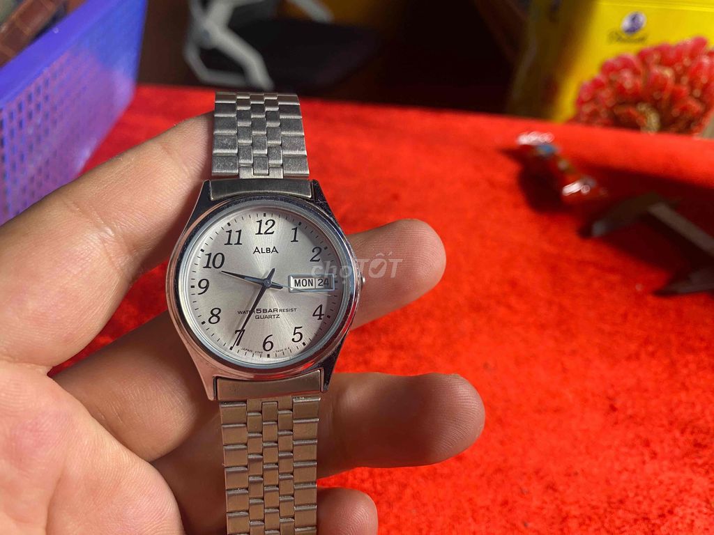 Đồng hồ cũ vẫn chạy máy Nhật ALBA